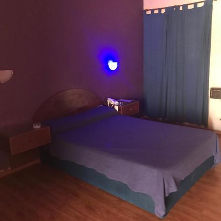 Hotel-Alojamiento Candilejas Paraná Exteriör bild