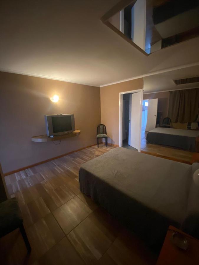 Hotel-Alojamiento Candilejas Paraná Exteriör bild