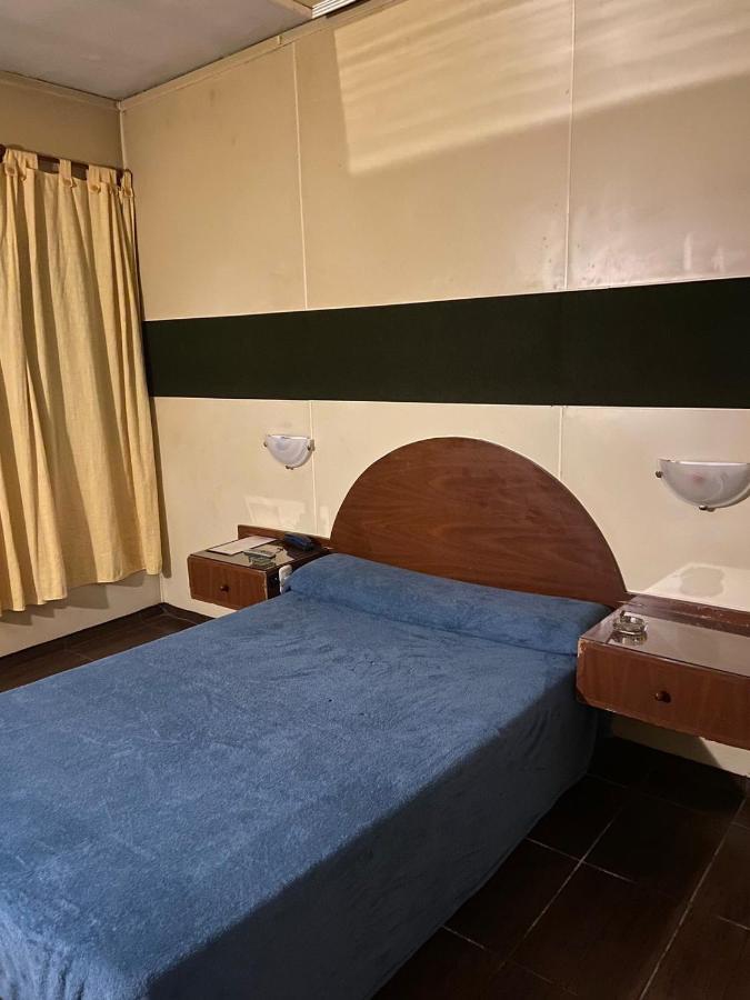 Hotel-Alojamiento Candilejas Paraná Exteriör bild