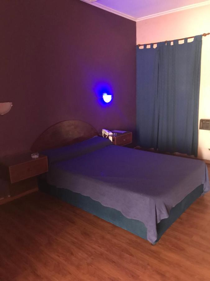 Hotel-Alojamiento Candilejas Paraná Exteriör bild